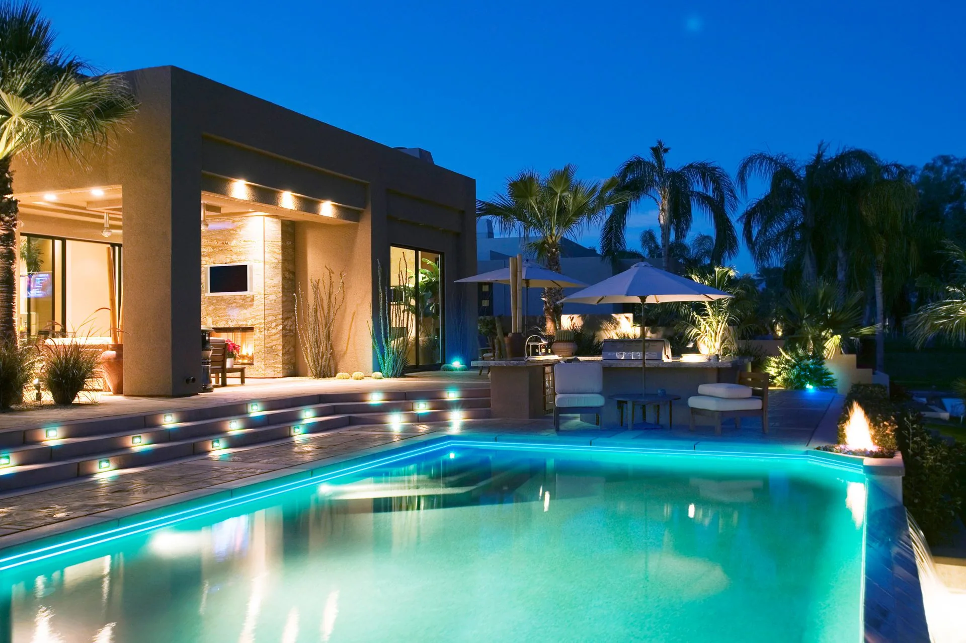 Backyard pool step lights patio lighting dusk